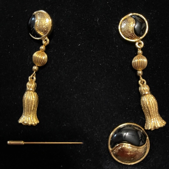 Avon Pin and Pierced Earrings - Picture 3 of 5